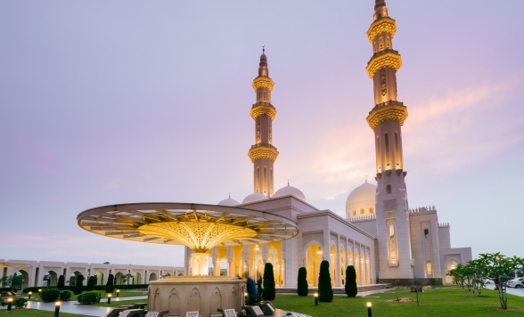 帰国日プラン・新スポット「白のモスク」と空港送迎